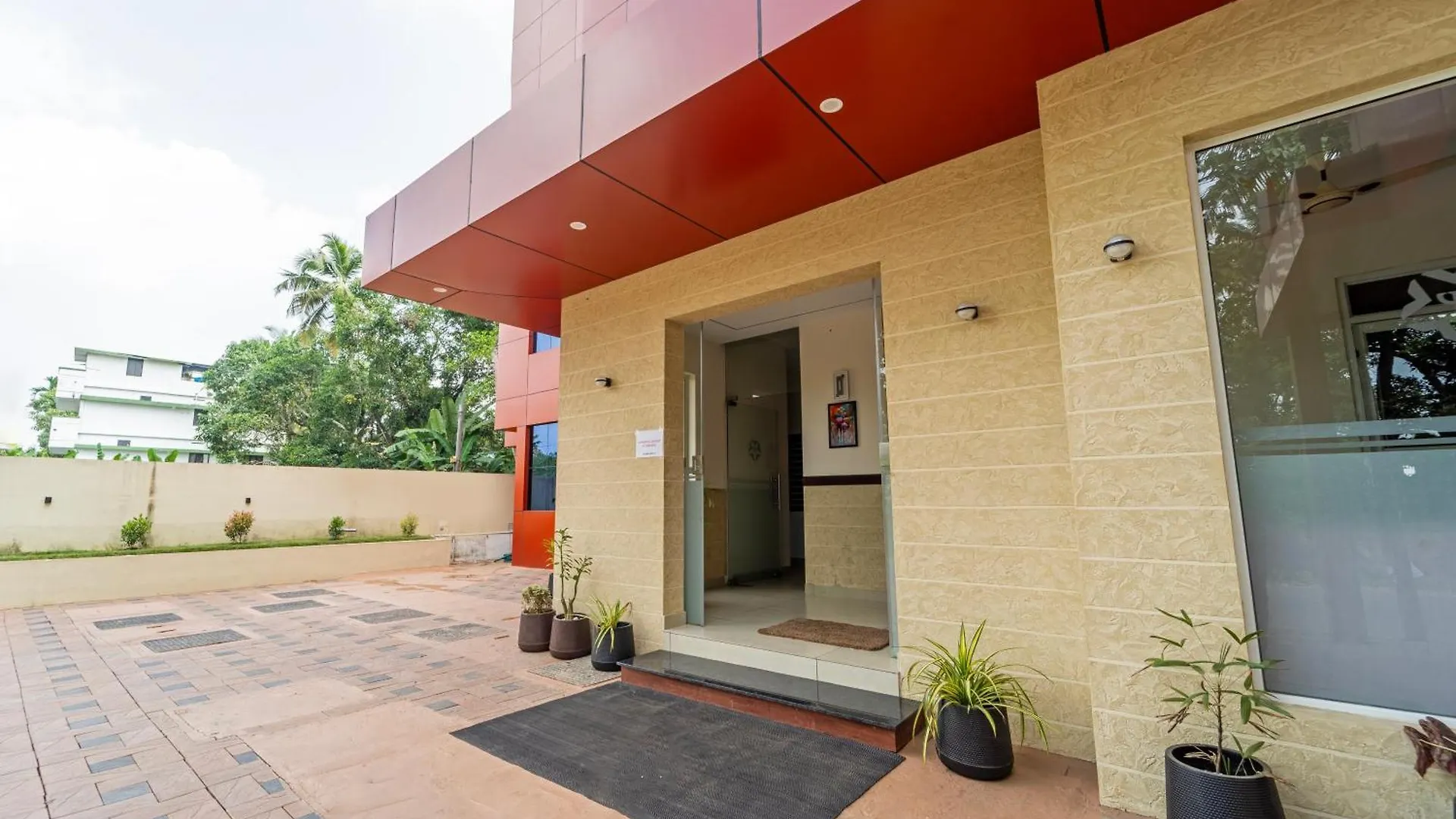 ***  Treebo Thoduvas Star Plaza Cochin Airport Hotel Nedumbassery India