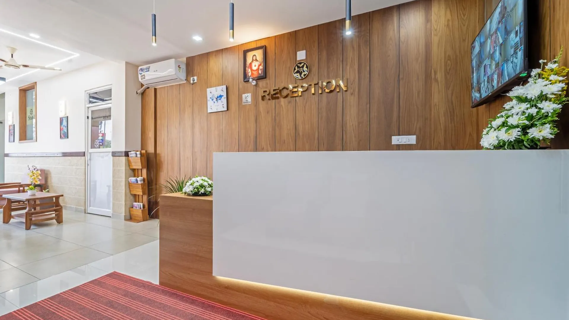 Treebo Thoduvas Star Plaza Cochin Airport Hotel Nedumbassery